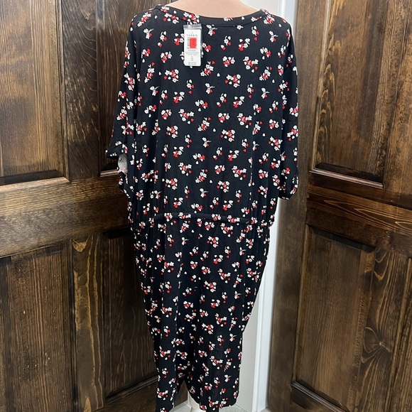 NWT Romper - Picture 4 of 5